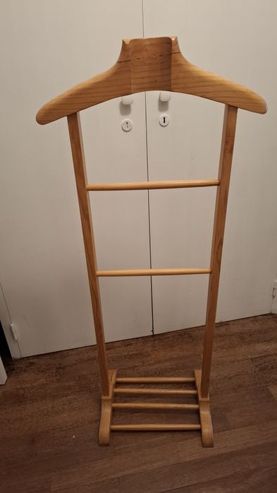 Cabide de pé em óptimo estado