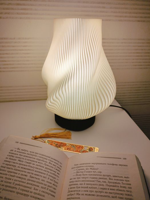 Настільна лампа, власне виробництво