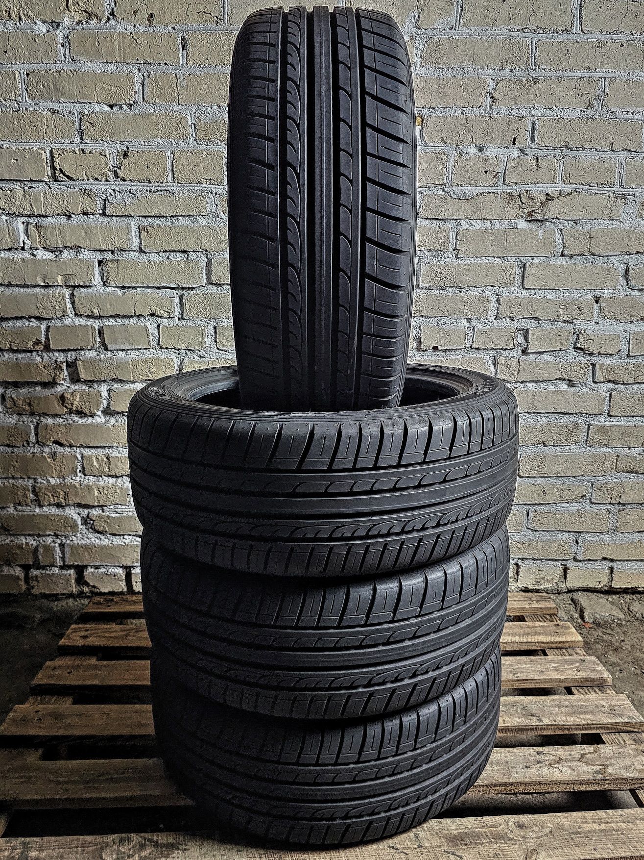 Шини 225/45r17 Dunlop | 8mm | 2023 | Germany | Преміум | Стан нових