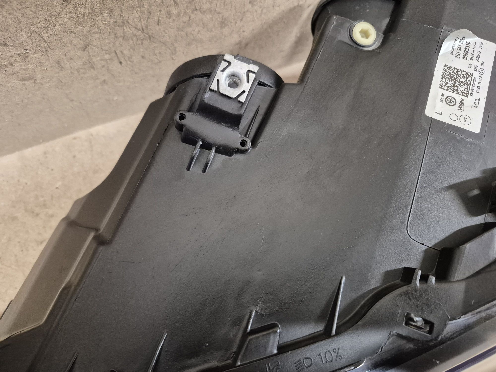Lampa reflektor volkswagen Polo 2G1 lewy strona