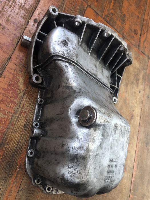 Піддон пасат б5 1.8бензин.Піддон ауді а4 1.8бензин