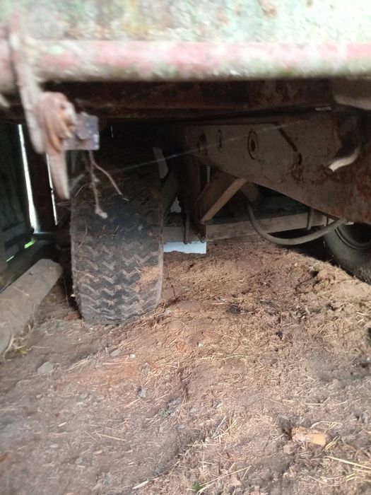 Продам Прицеп до трактора задній вигруз