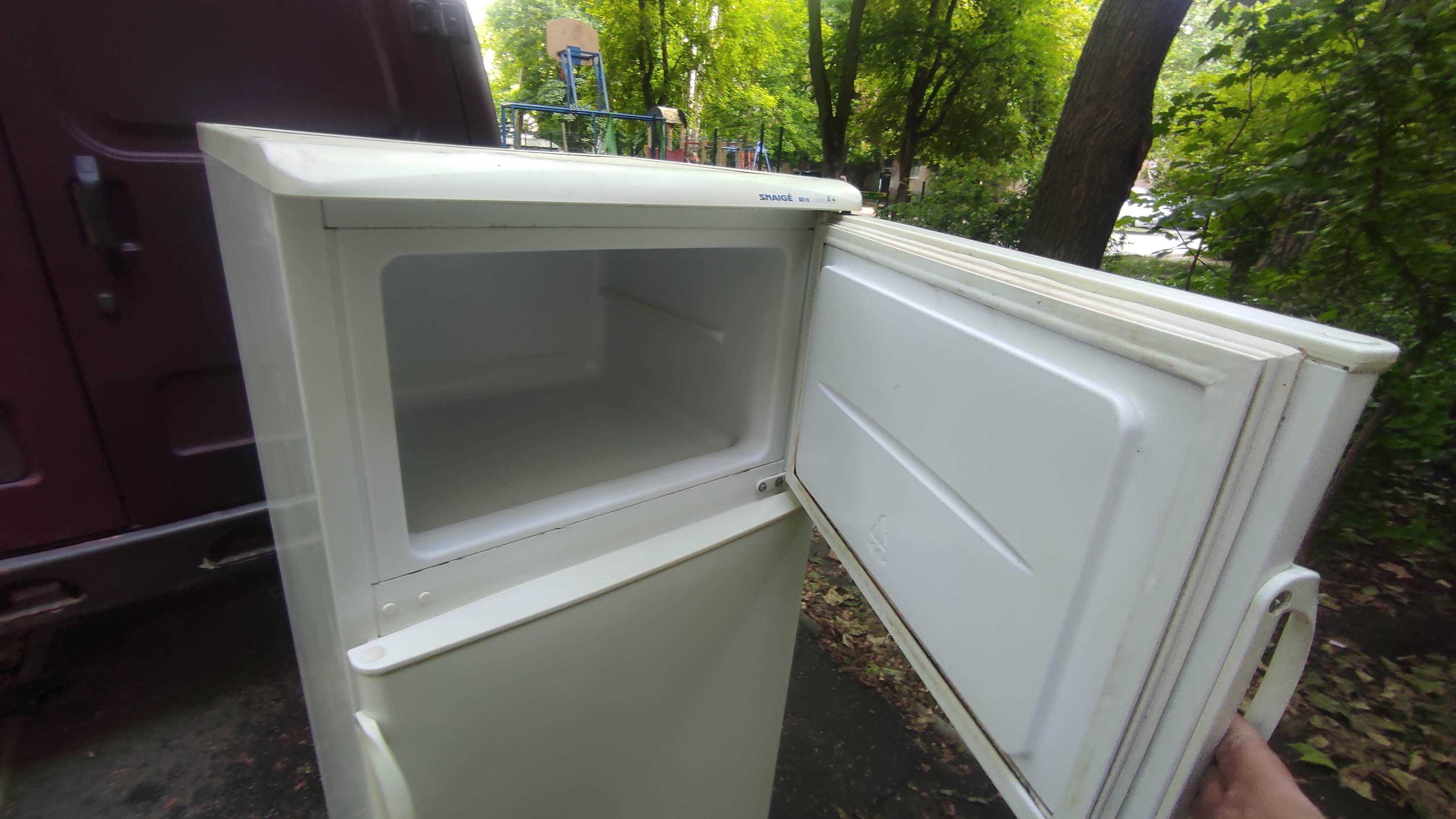 продам холодильник бытовой