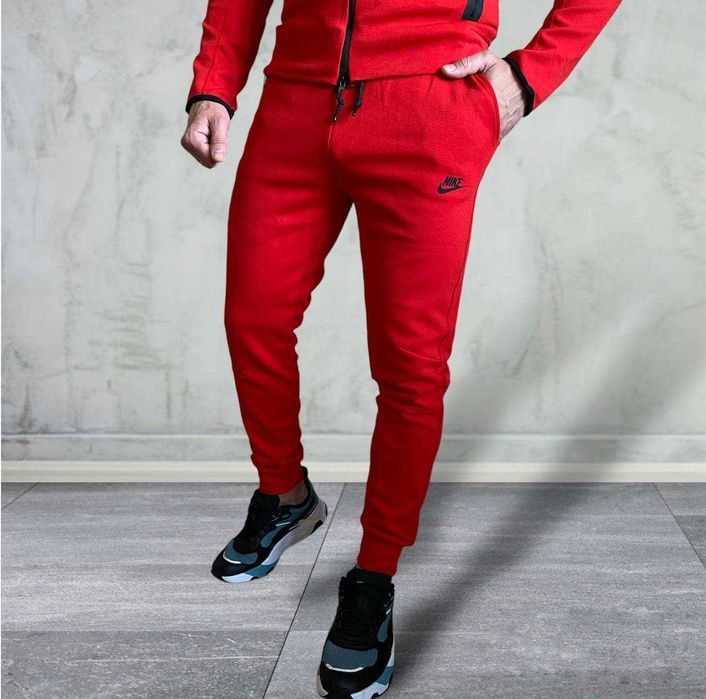 Чоловічий спортивний костюм Nike Tech