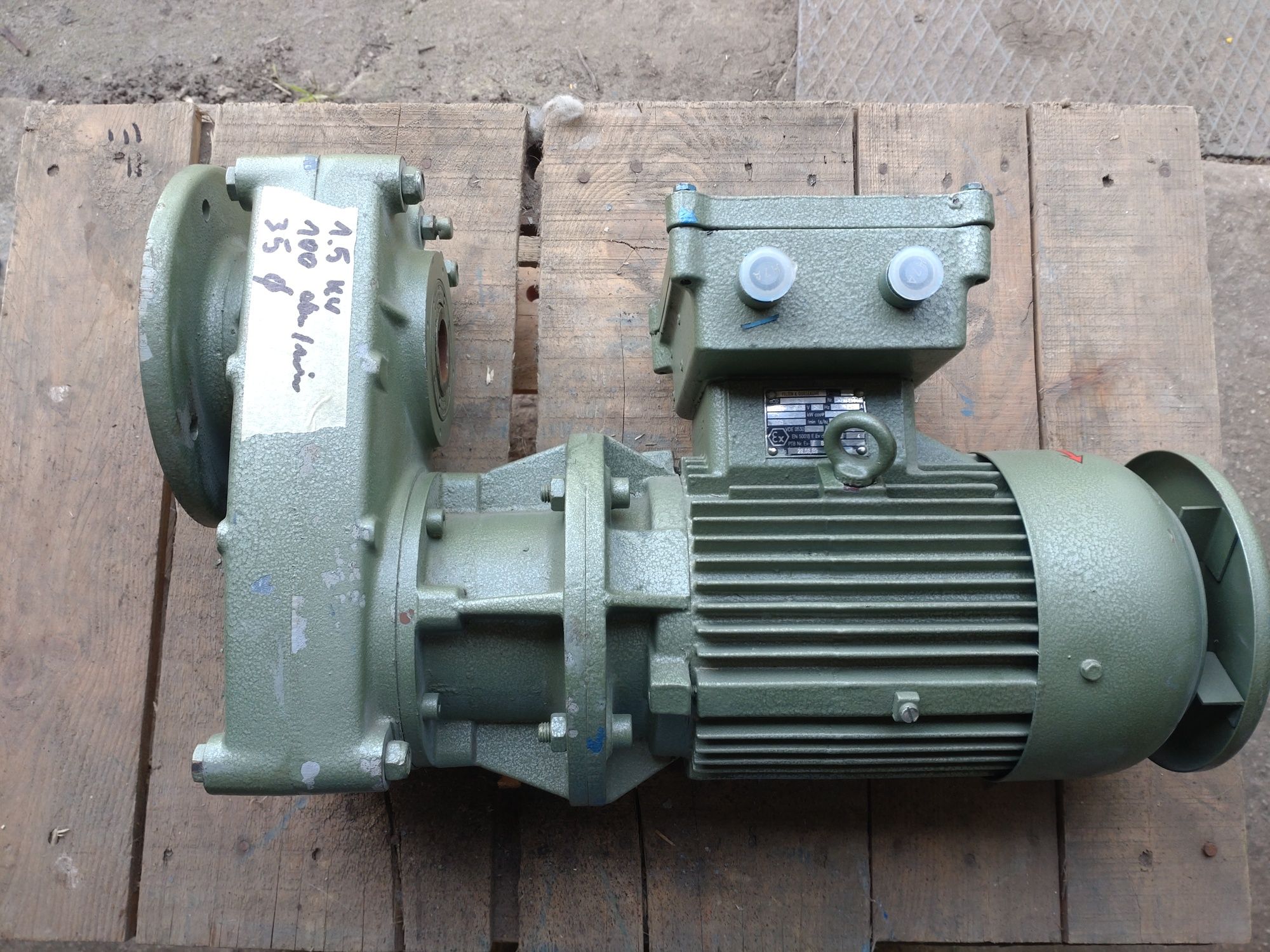 Motoreduktor 1.5 kw 100 obr