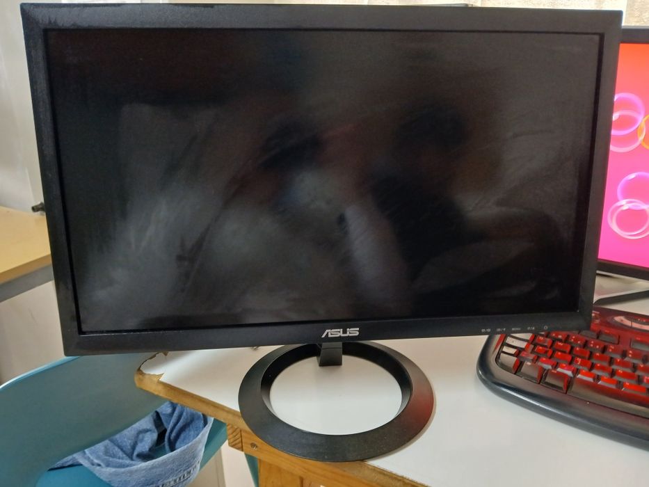 Monitor ASUS em otimas condiçoes