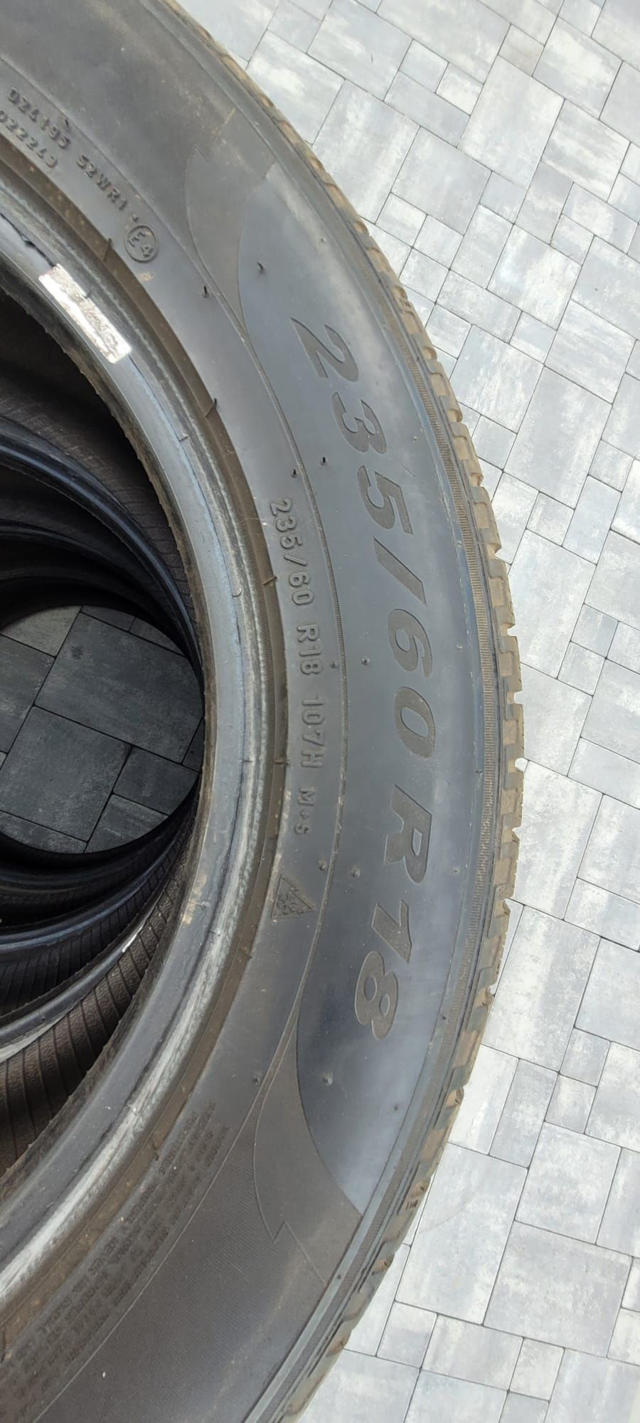 Opony 235/60R18. Pirelli Winter. 6 mm. Cena za komplet