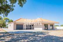 Fantastica Moradia T5 Com Piscina Em Lote De 5239M2 Em Vila Amelia