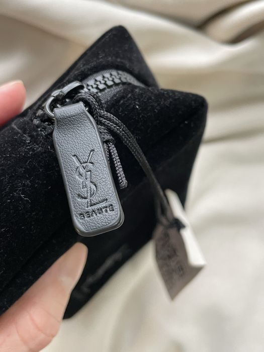 Бархатная велюровая косметичка ysl yves saint laurent