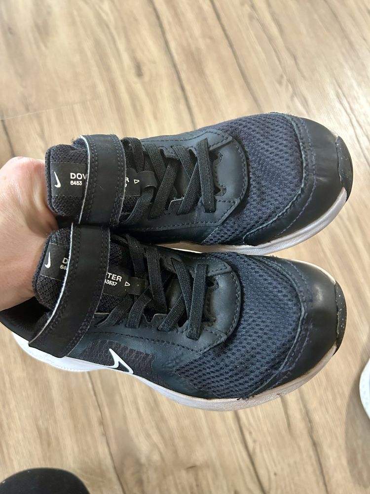Buty sportowe adidasy Nike Downshifter dla chłopca r 30