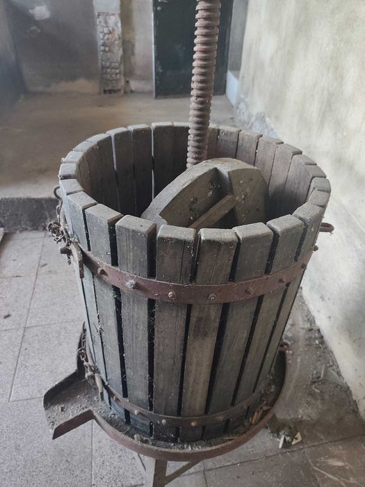 Prensa de vinho com acessórios