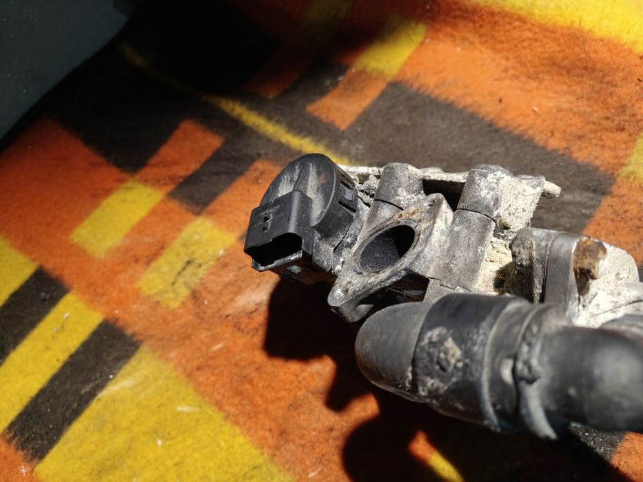 Zawór EGR kolektor ssący citroen C5 peugeot 2,0 HDi