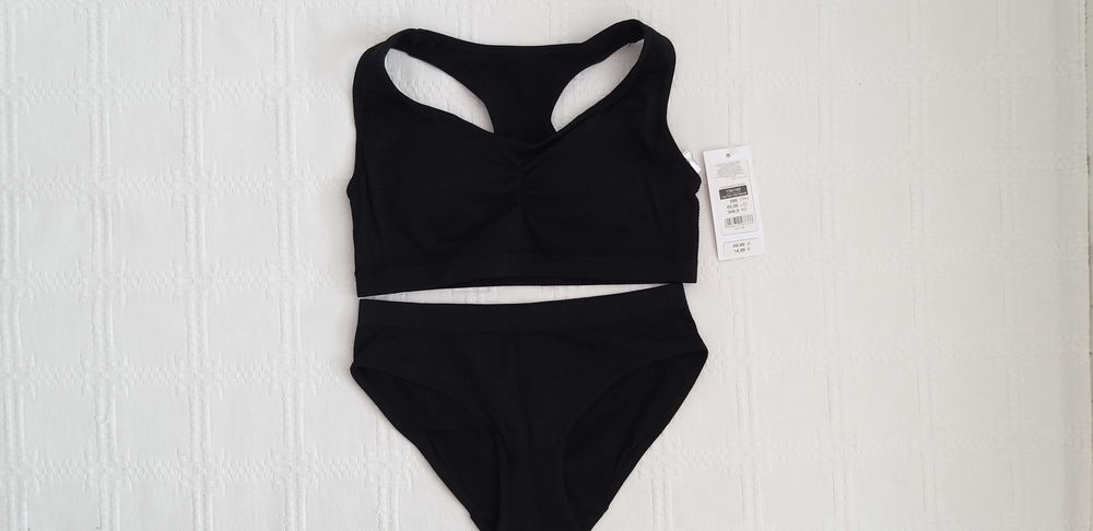 Nowa dziewczęca bielizna sportowa top i majtki Smyk rozmiar 134/140