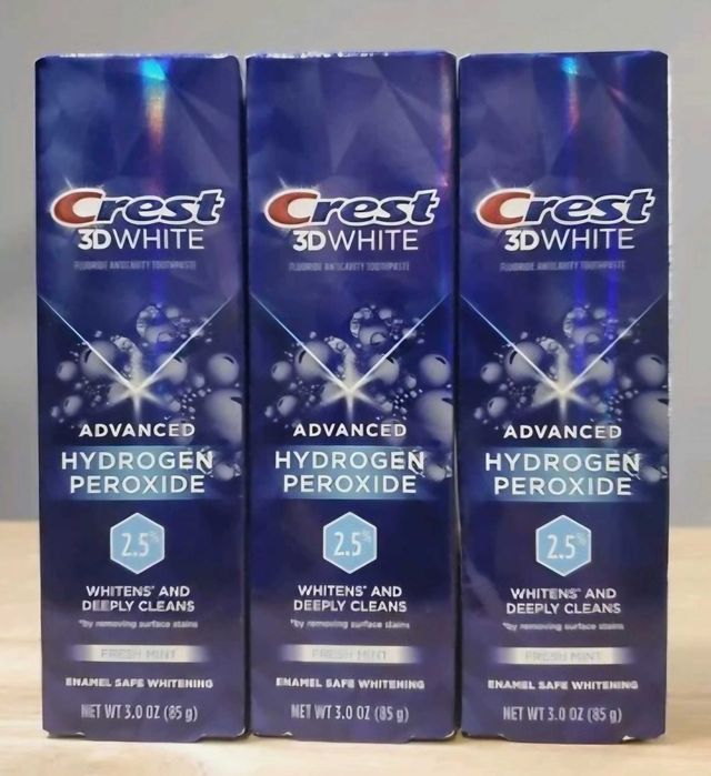 10 szt Pasta do zębów CREST 3D White