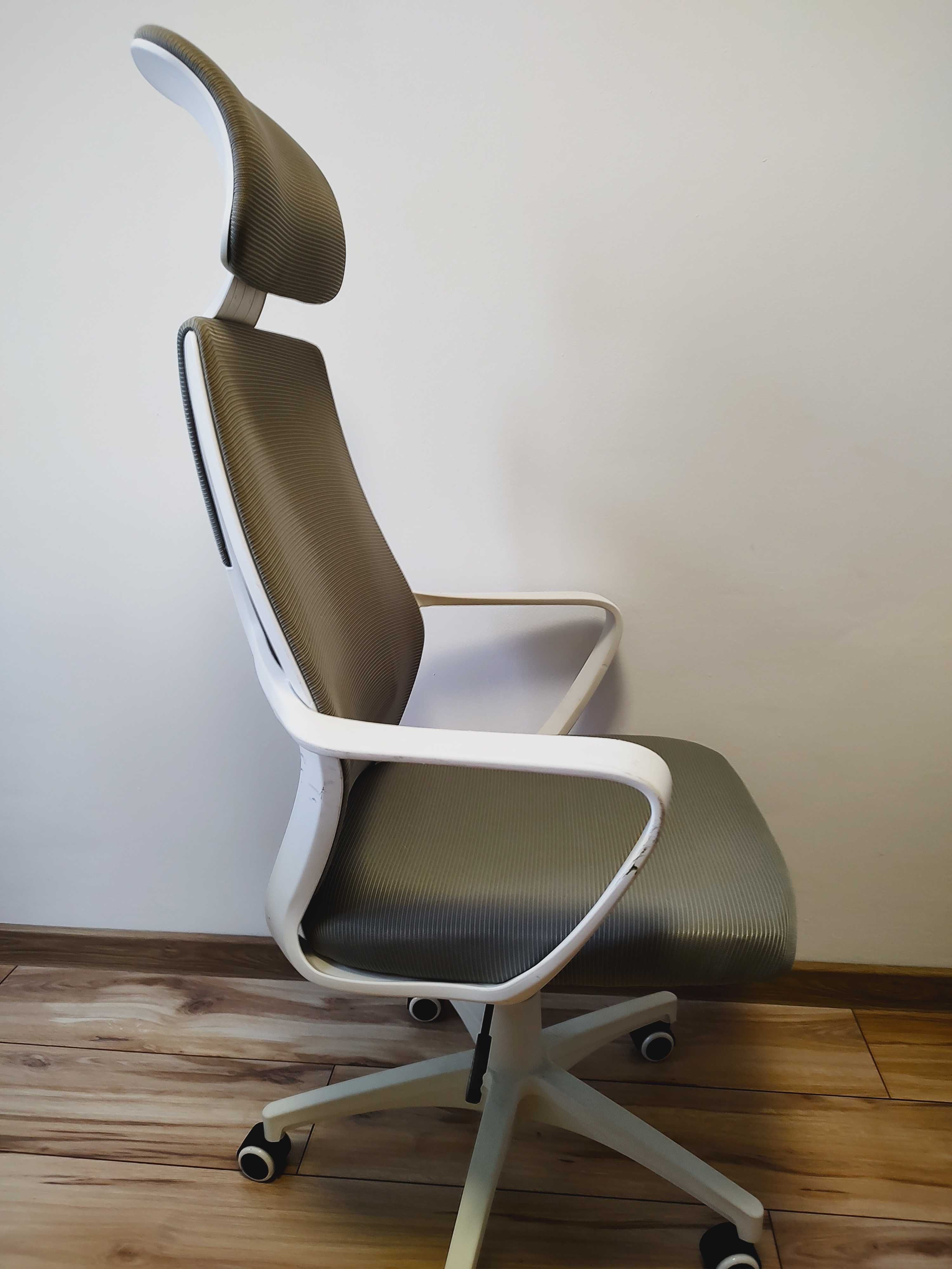 krzesło biurowe, białe