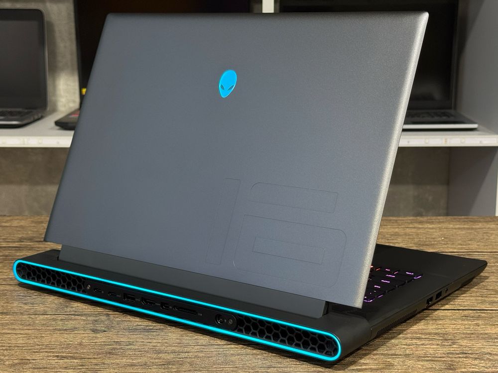 Dell Alienware M16/2K/240Hz/Ryzen 9-7845HX/32GB DDR5/1TB SSD/RTX 4070