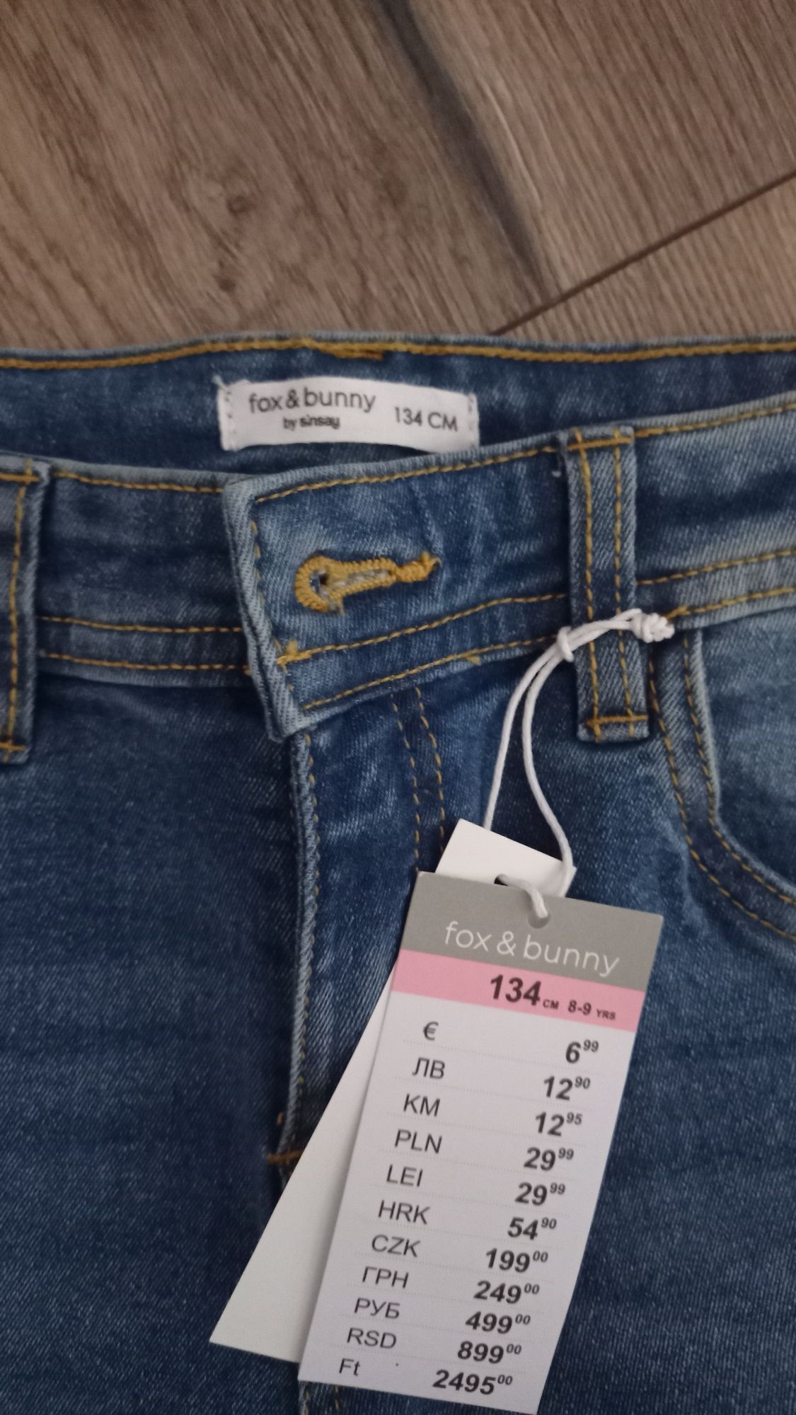 Nowe spodnie jeansowe/rurki r. 134