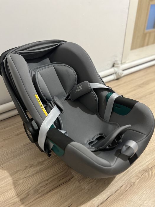 Fotelik samochodowy łupina z bazą Britax BabySafe 3 i-Size