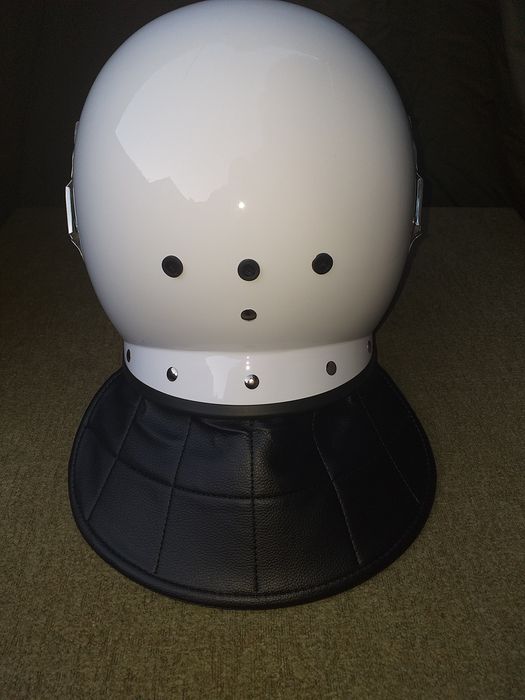 Kask przeciwuderzeniowy SW,demobil,militaria,ochrona,policja,OPP,PZ,ŻW