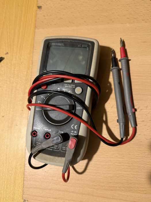 Miernik cyfrowy VOLTCRAFT VC830 – stan bardzo dobry