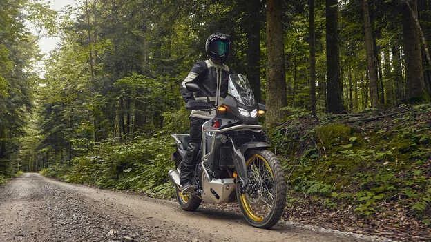 Honda XL Honda Transalp XL 750 Czarny od ręki