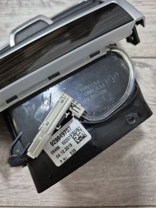 Решітка обдува ліва 929949707 для BMW 7 G11/G12 (під дерево)