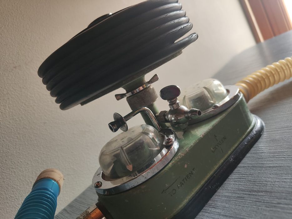 Fole Oxford Bellows (1953).
Desenvolvido pelos departamentos de aneste