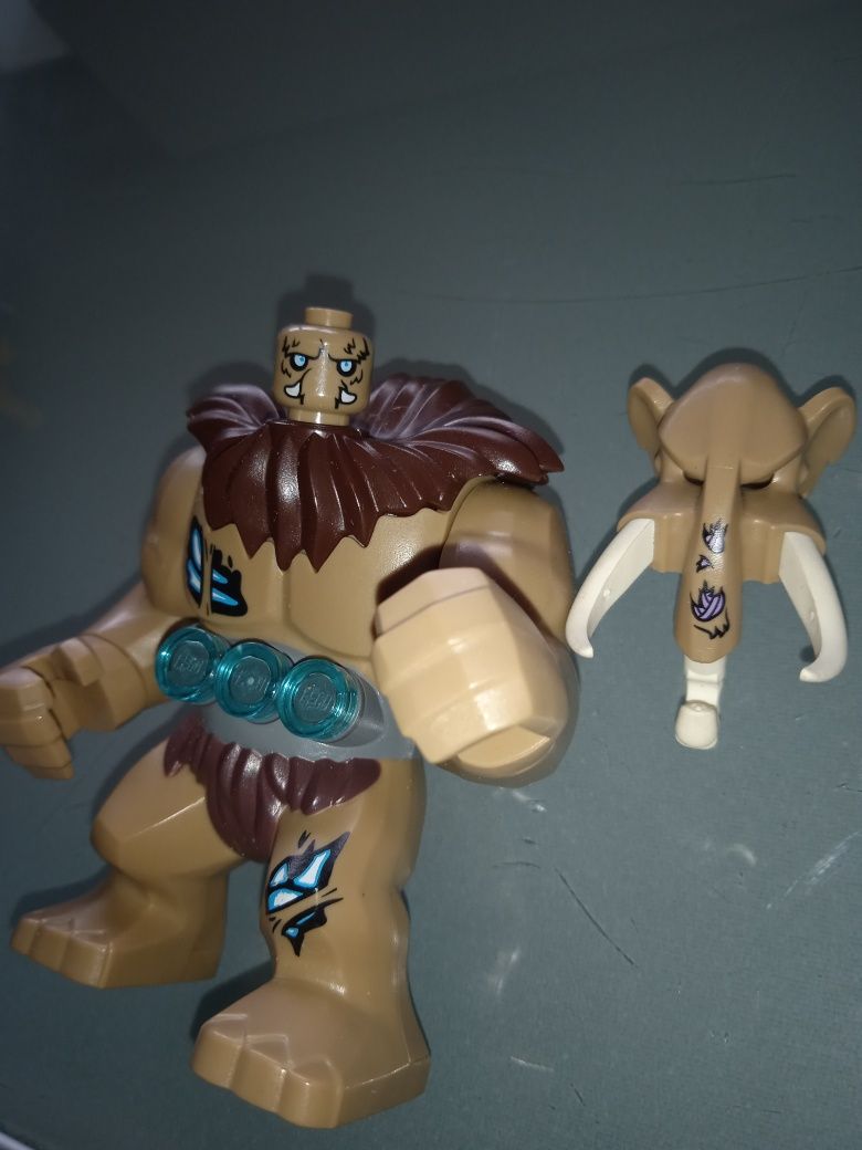 LEGO figurka Magnus mamut chima