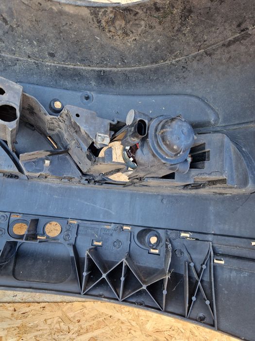 Seat Toledo II leon I zderzak przód czarny