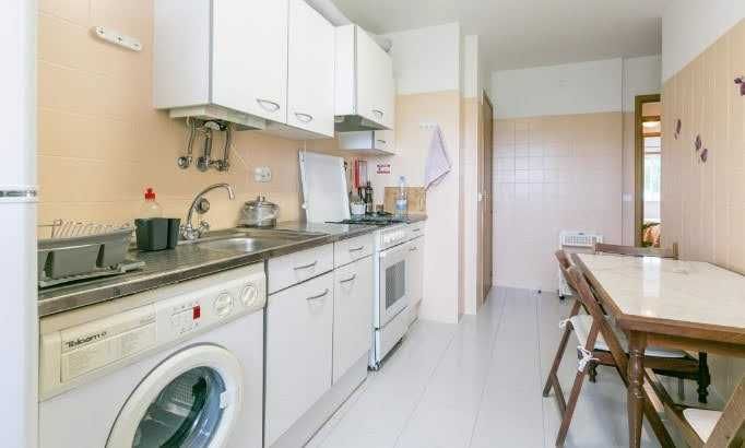 Apartamento T3,  2 cbanh ,mobili, Caparica, c garage coberta exclusiva