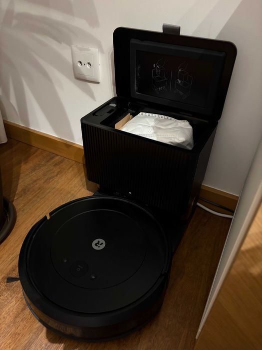 Aspirador Robô com Mopa iRobot, Esvaziamento Automatico - Roomba Yo+