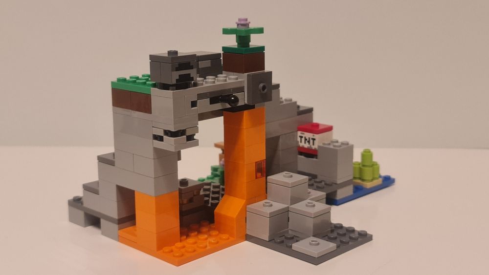 Zestaw Lego Minecraft 21141 Jaskinia Zombie