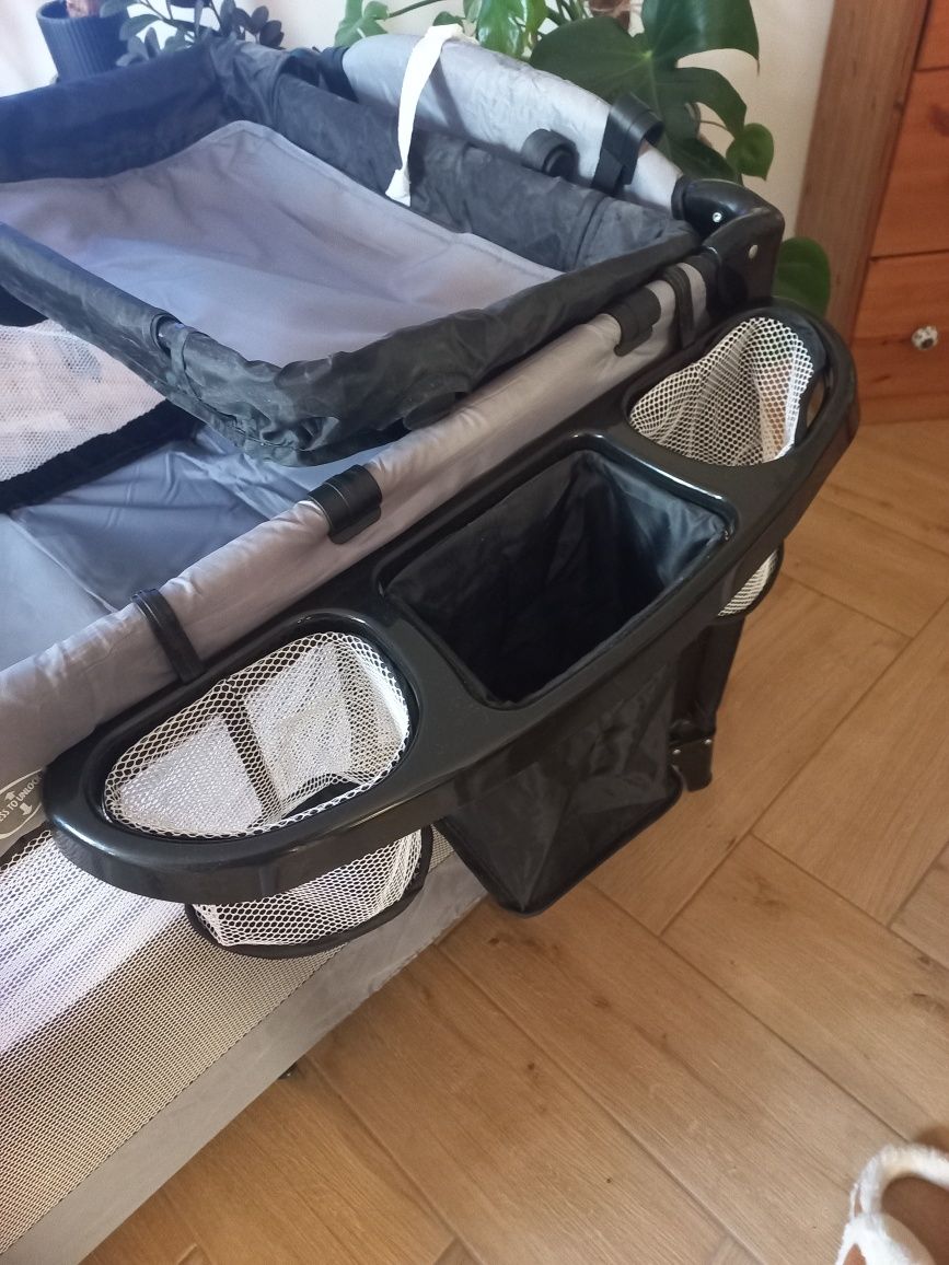 Łóżeczko turystyczne dwupoziomowe