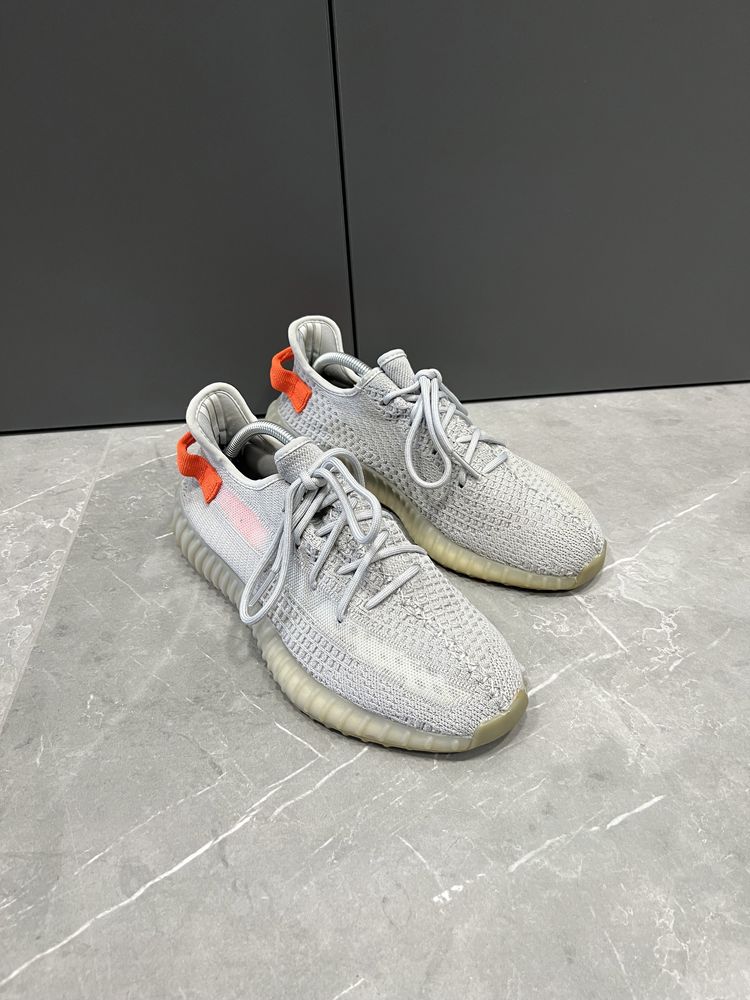 Кроссовки мужские Adidas Yeezy Boost 350 V2 Tail Light FX9017 9.5 US