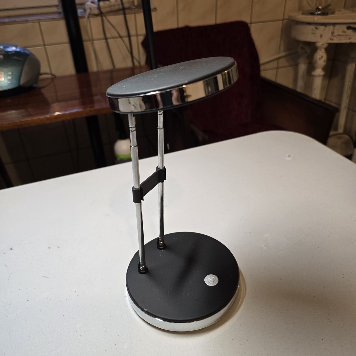 Lampka led biurkowa .