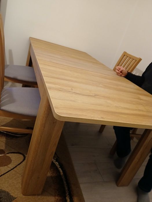 Sprzedam stół z 6 krzesłami