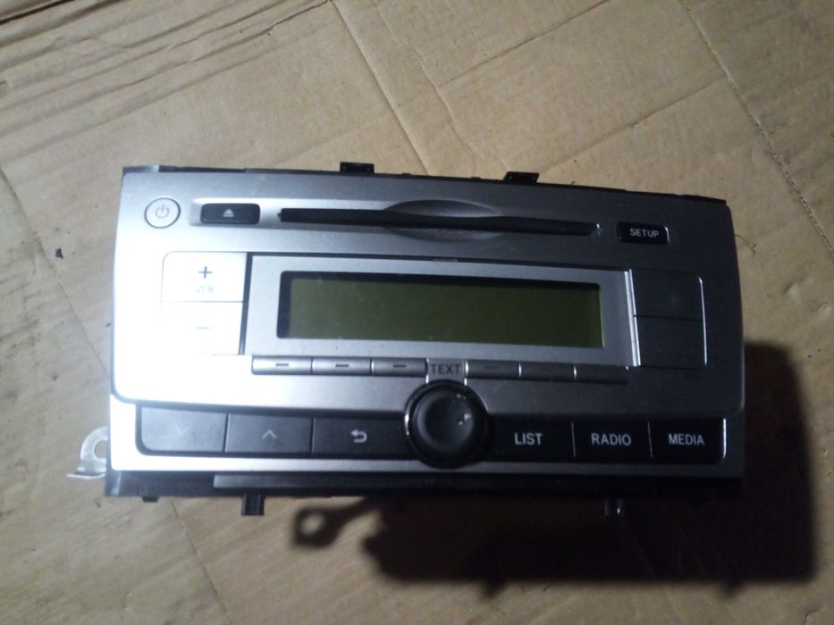 Toyota avensis t27 09-15 radio FABRYCZNE