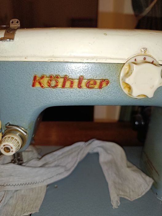 Продам швейную машинку