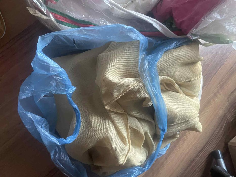 Resztki materiałów firankowych