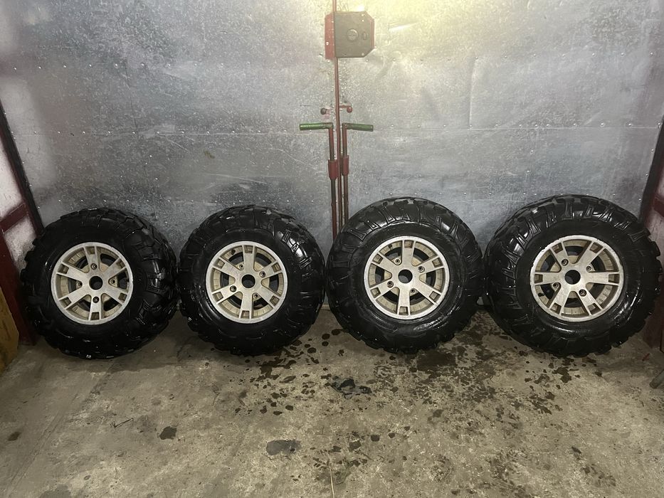 Диски з шинами на brp g1  4*136