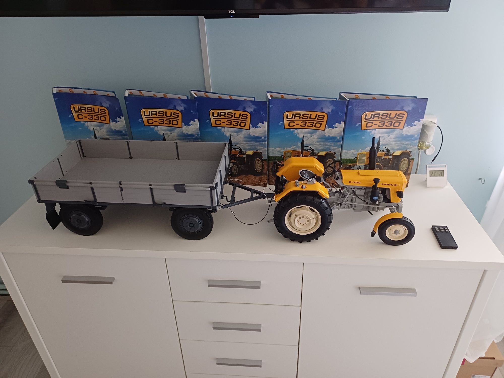 Model Ursus C-330 DeAgostini skala 1:8