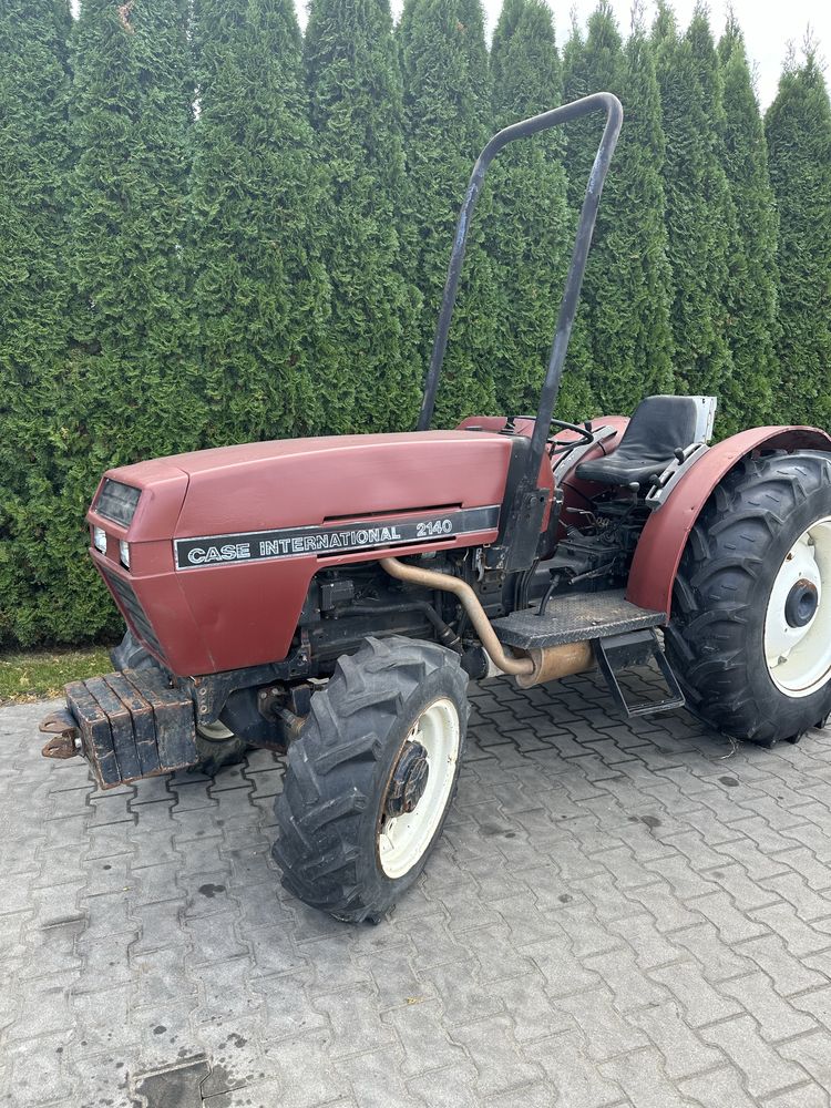 traktor case 2140 (ciagnik sadowniczy)