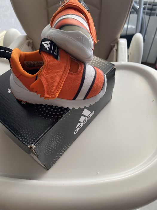 Кросівки для малюка adidas, розмір 19