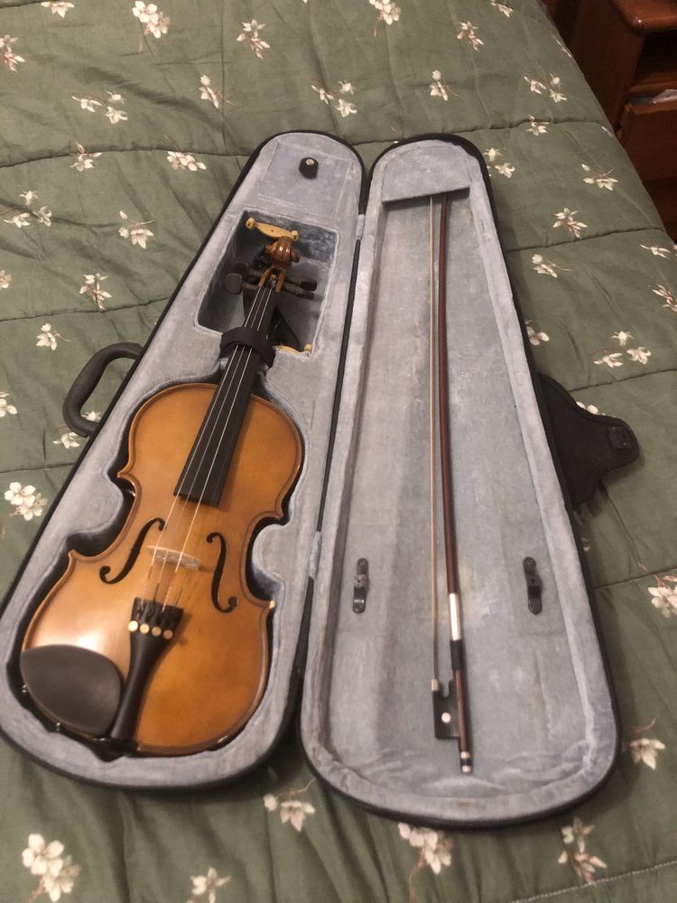 Violino pouco usado