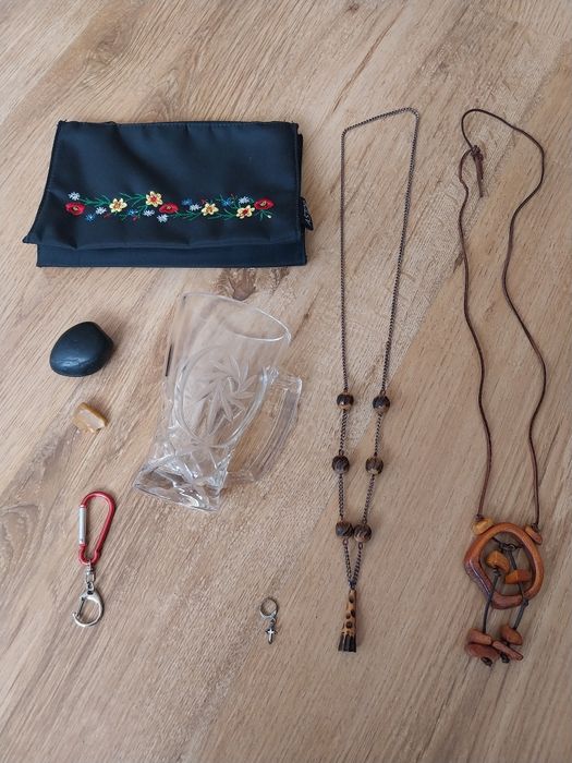 Stare naszyjniki , kamienie i inne - zestaw PRL