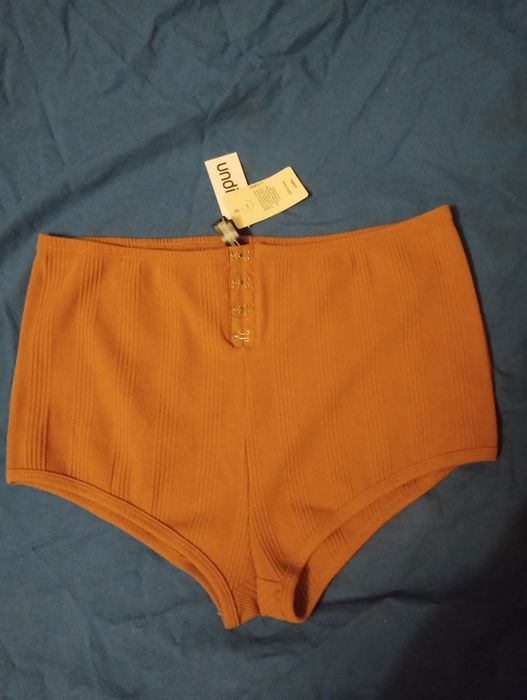 Шорти нові жіночі