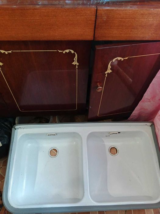 Умывальник двойной эмаль.