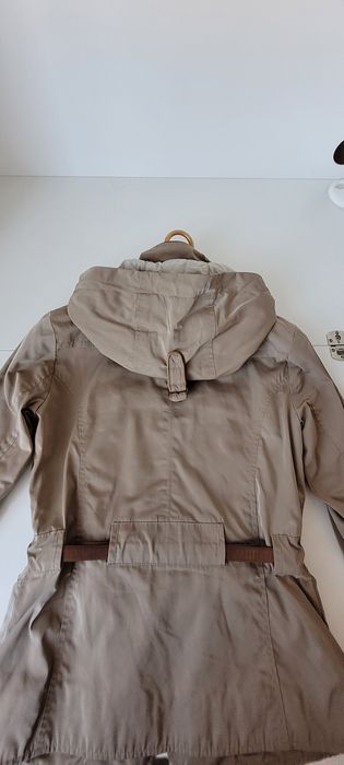 Beżowa wiosenna kurtka Massimo Dutti S wiatrówka