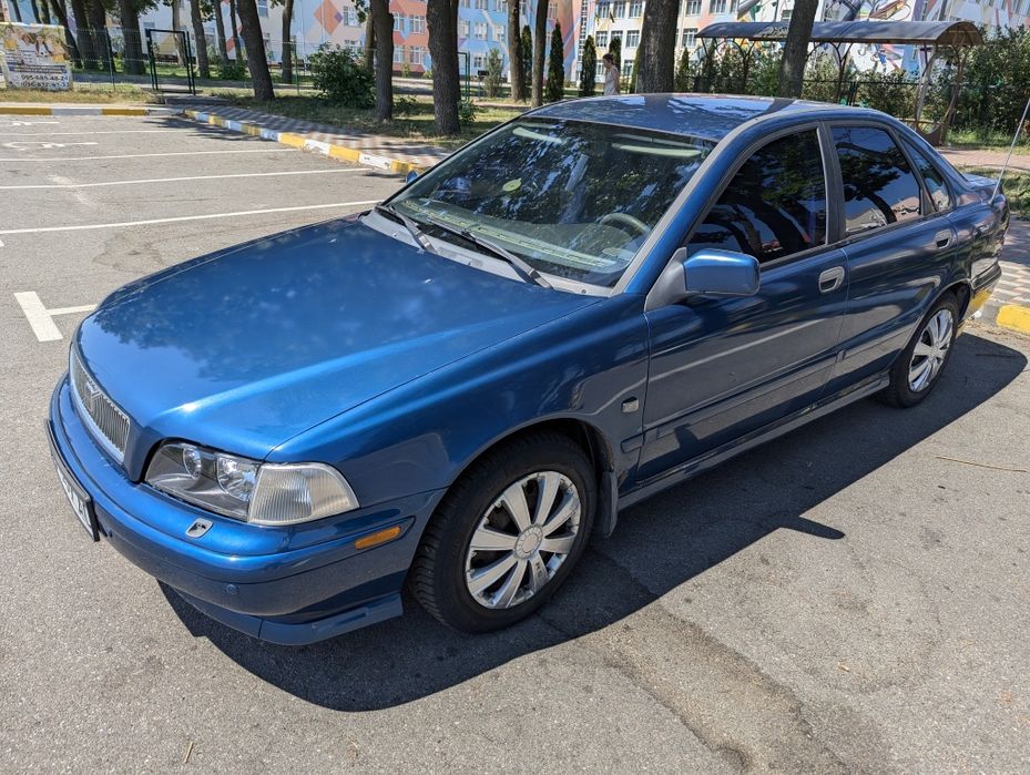 Авто Volvo S40, 1998