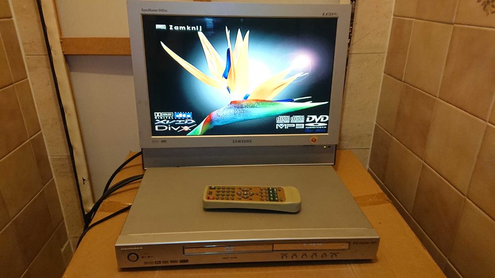 Odtwarzacz DVD Yakumo DVD Master DX4 pilot, DivX